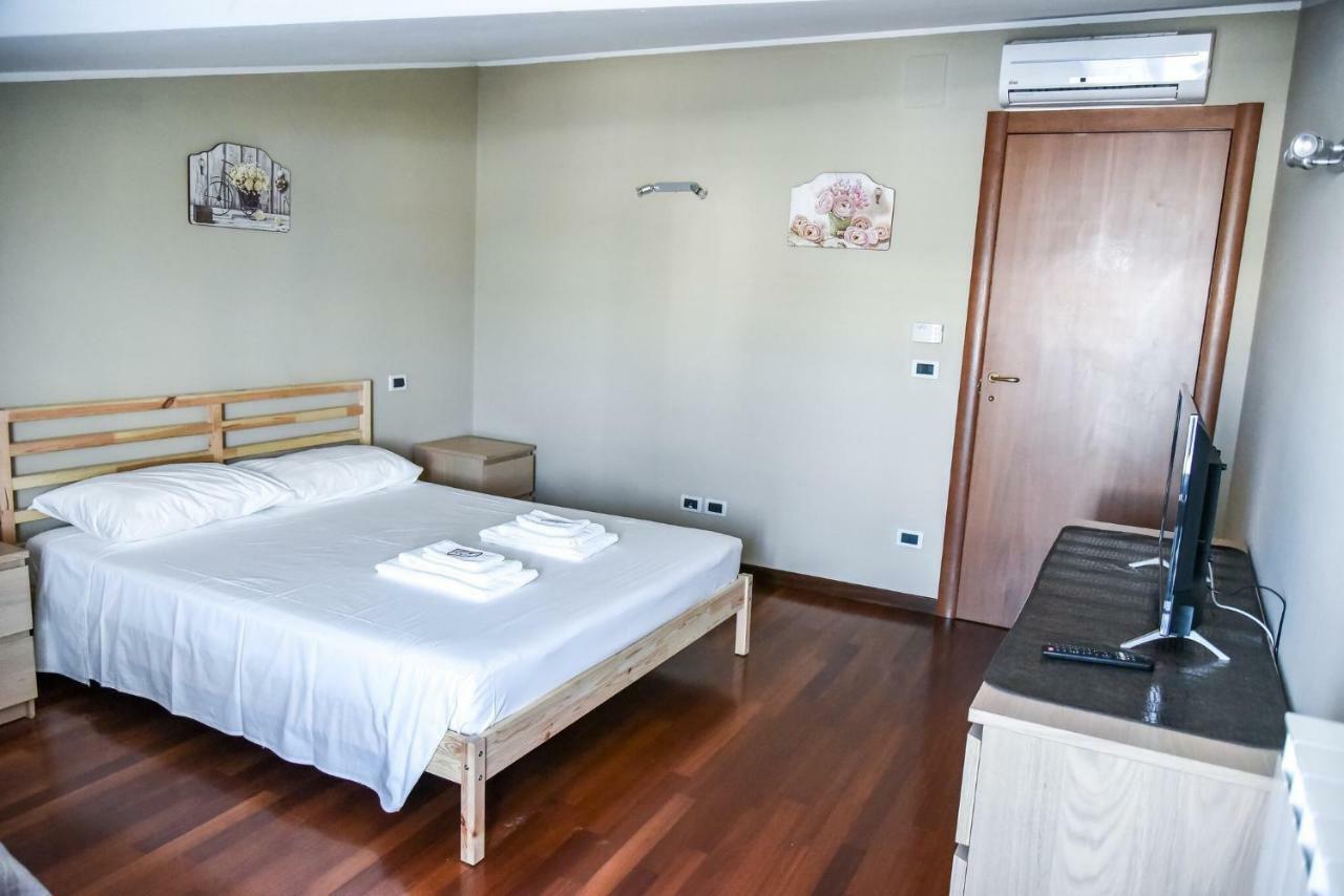 Attic Aries Daire Montesilvano Marina Dış mekan fotoğraf