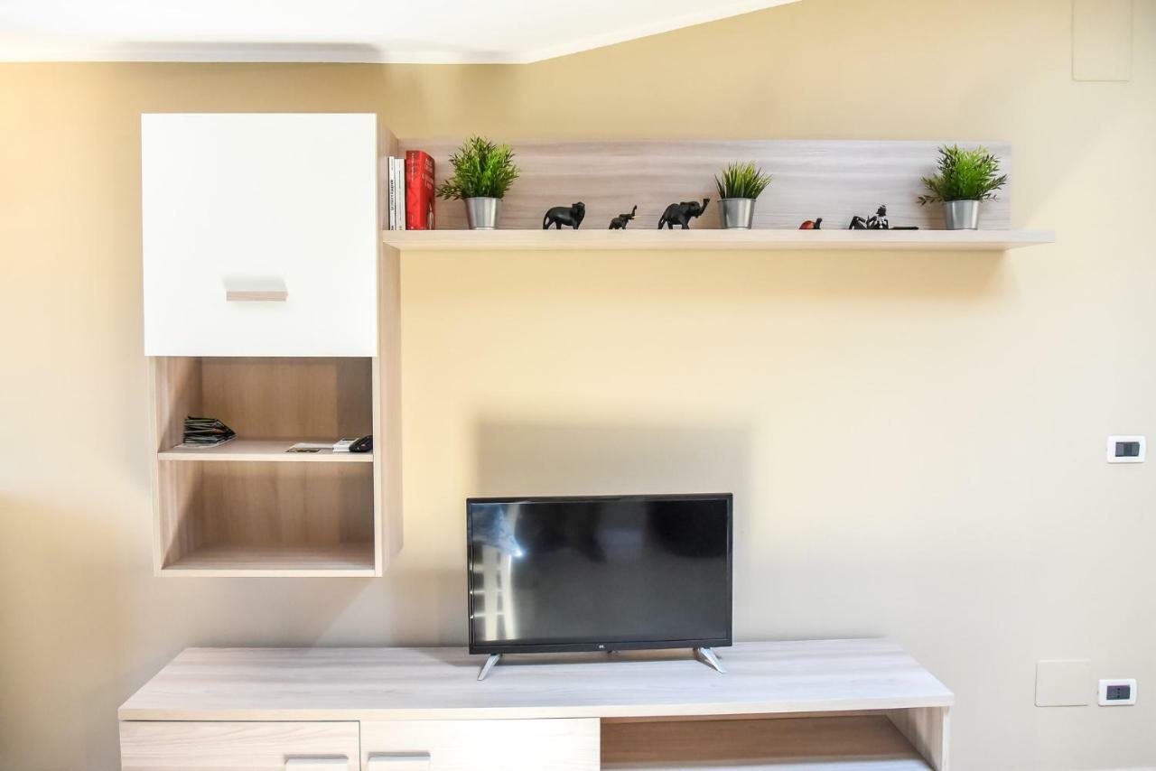Attic Aries Daire Montesilvano Marina Dış mekan fotoğraf